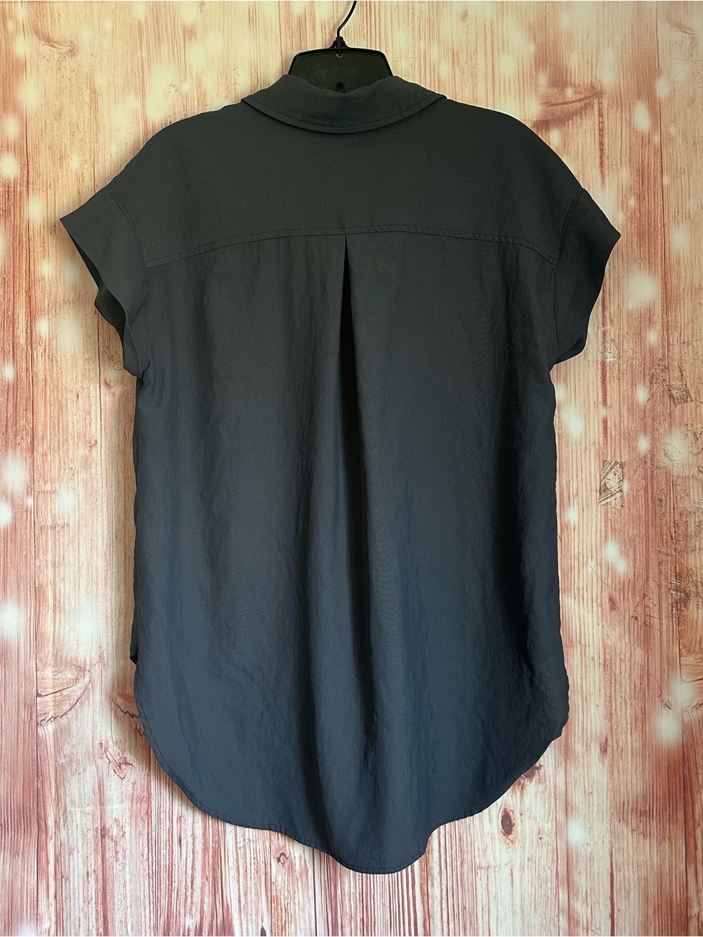 B New York Dark Gray Hi Lo Hem Short Sleeve Button Front Shirt Size S - Picture 8 of 12
